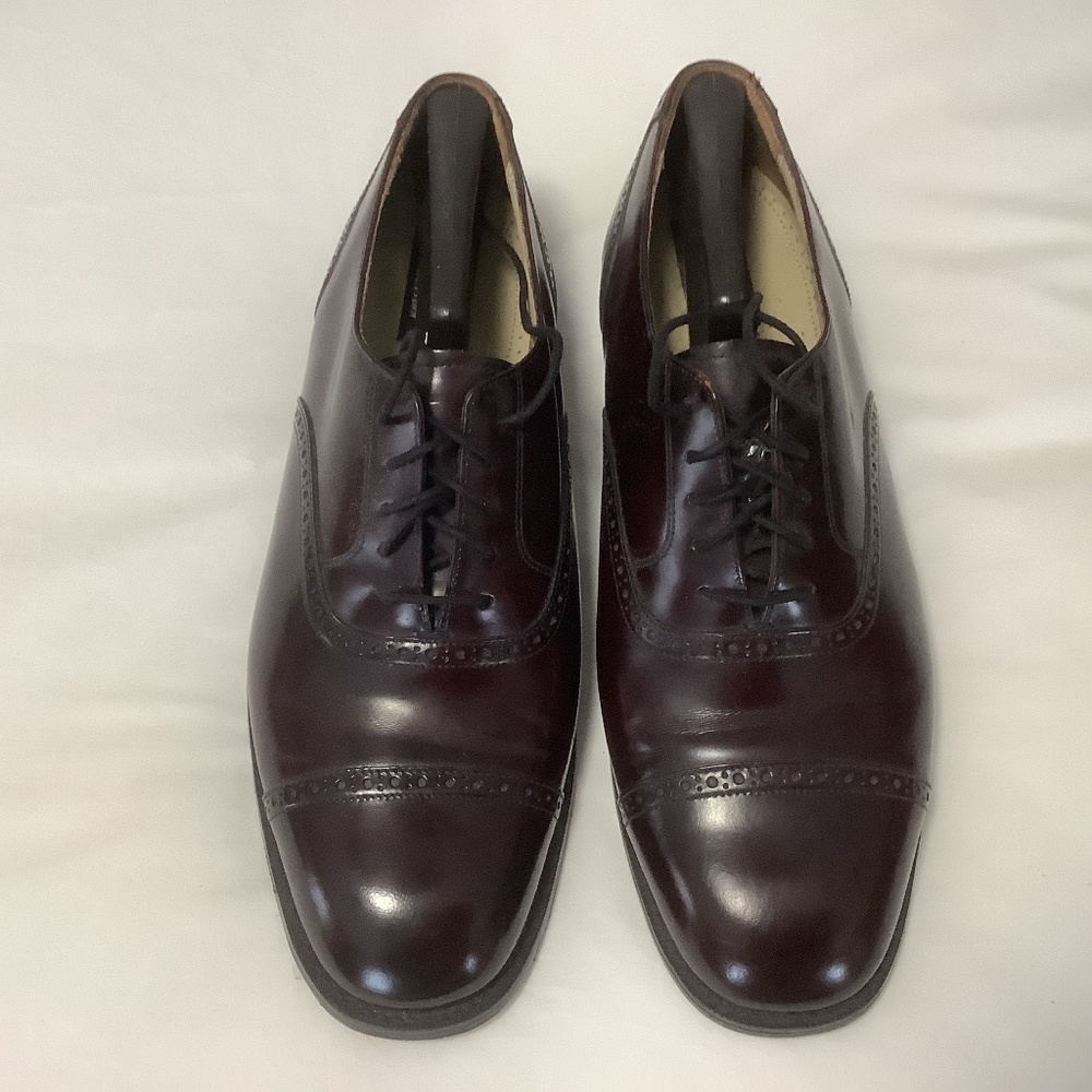 Mens Bostonian wingtip shoes